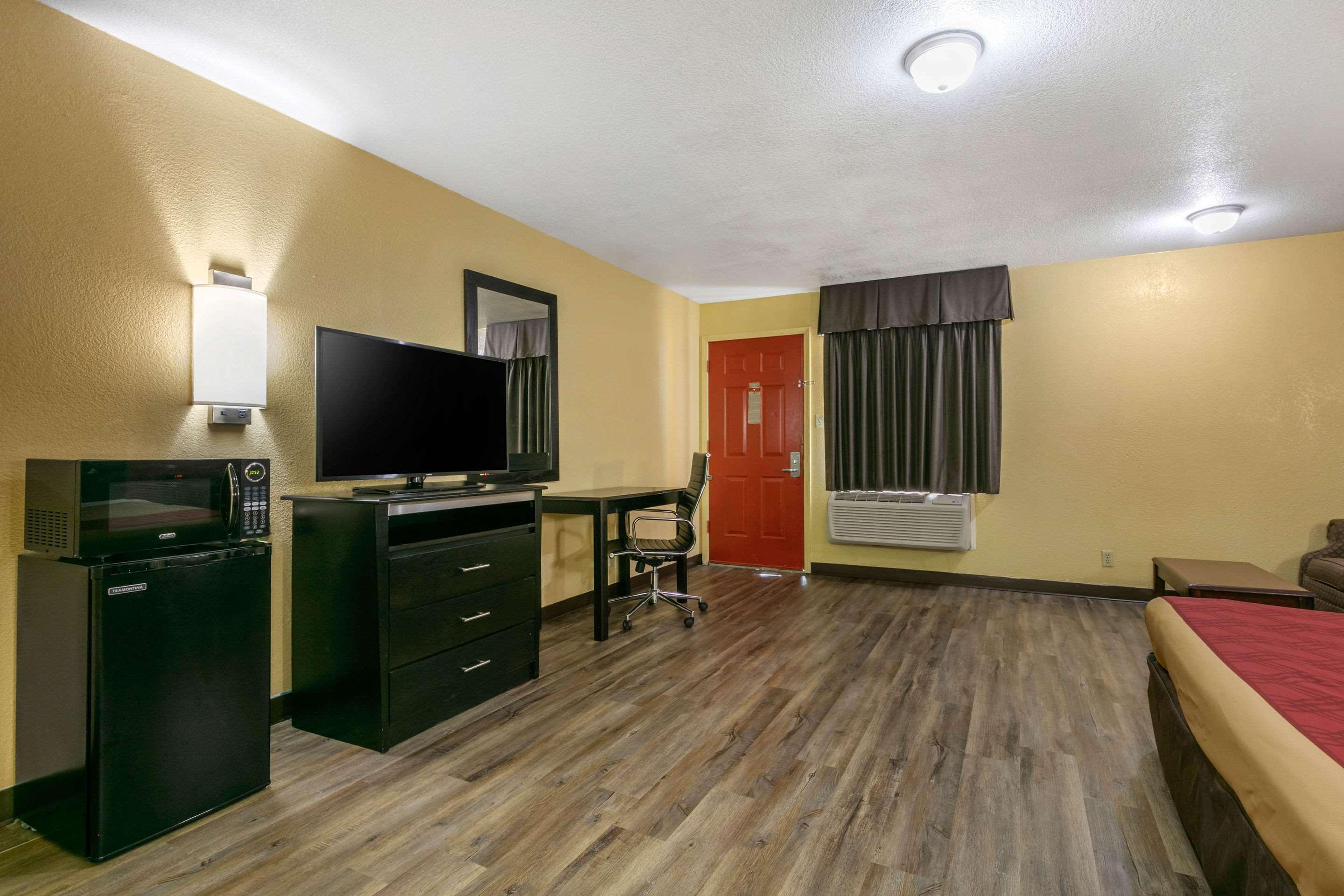 Econo Lodge Jonesboro Bagian luar foto