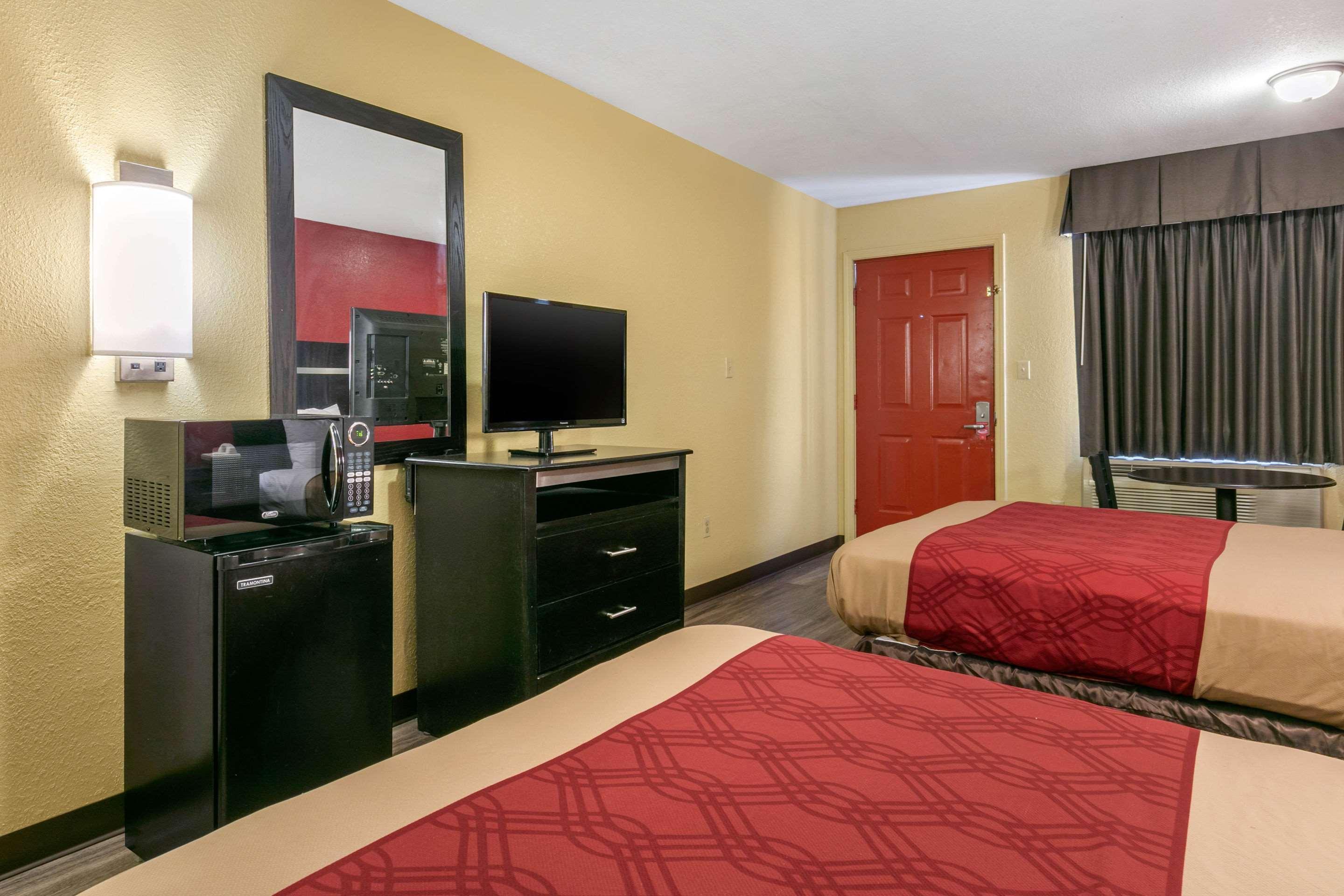 Econo Lodge Jonesboro Bagian luar foto