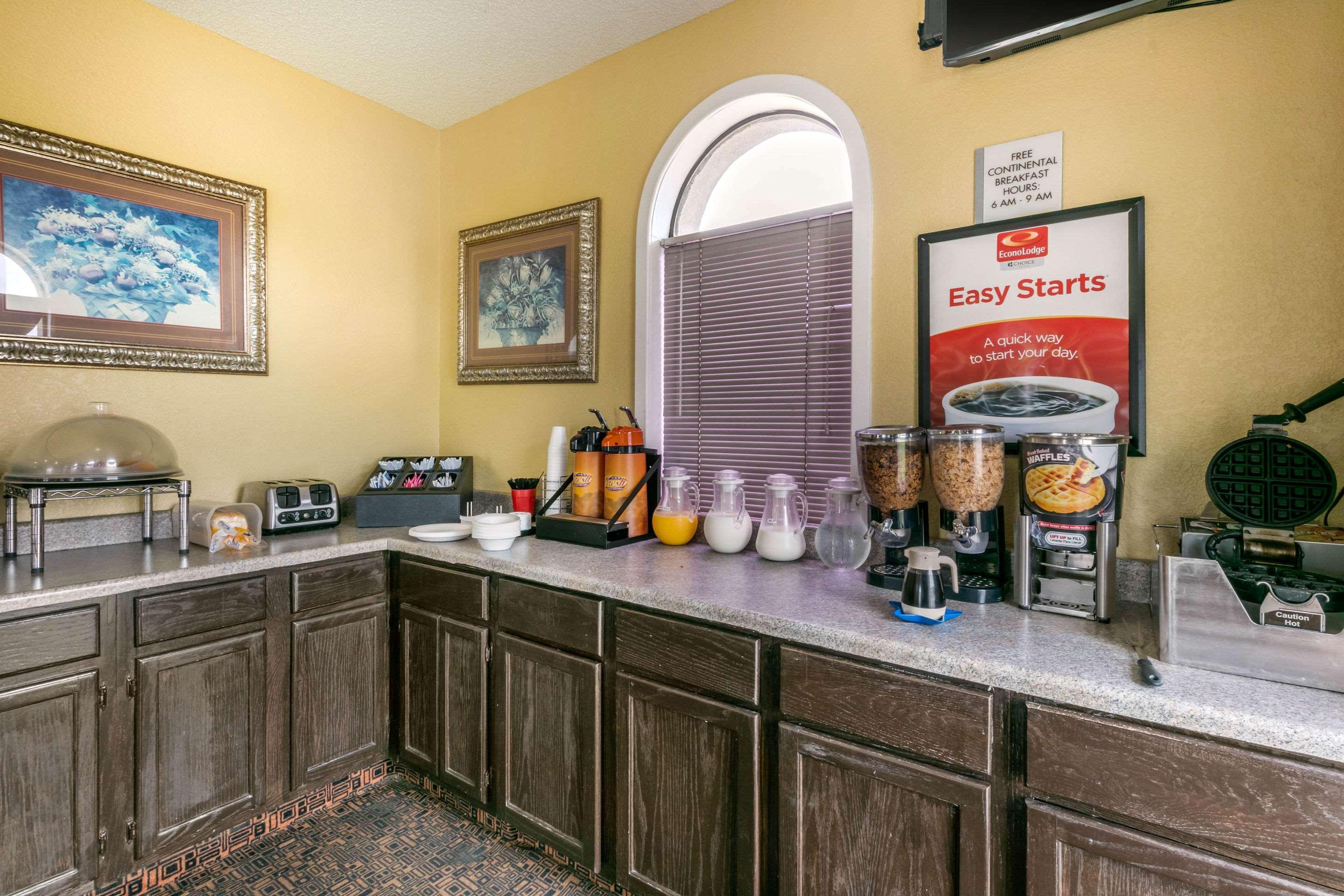 Econo Lodge Jonesboro Bagian luar foto