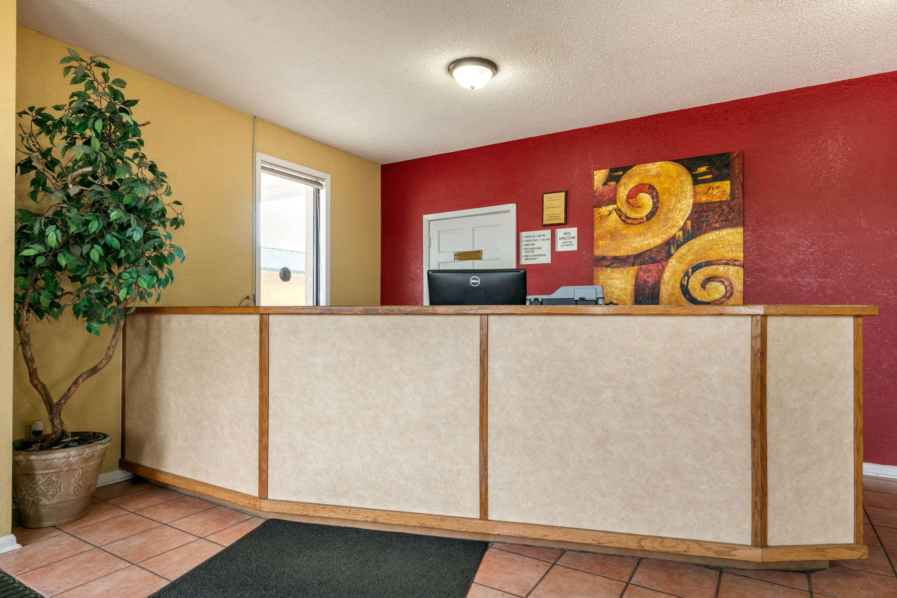 Econo Lodge Jonesboro Bagian luar foto