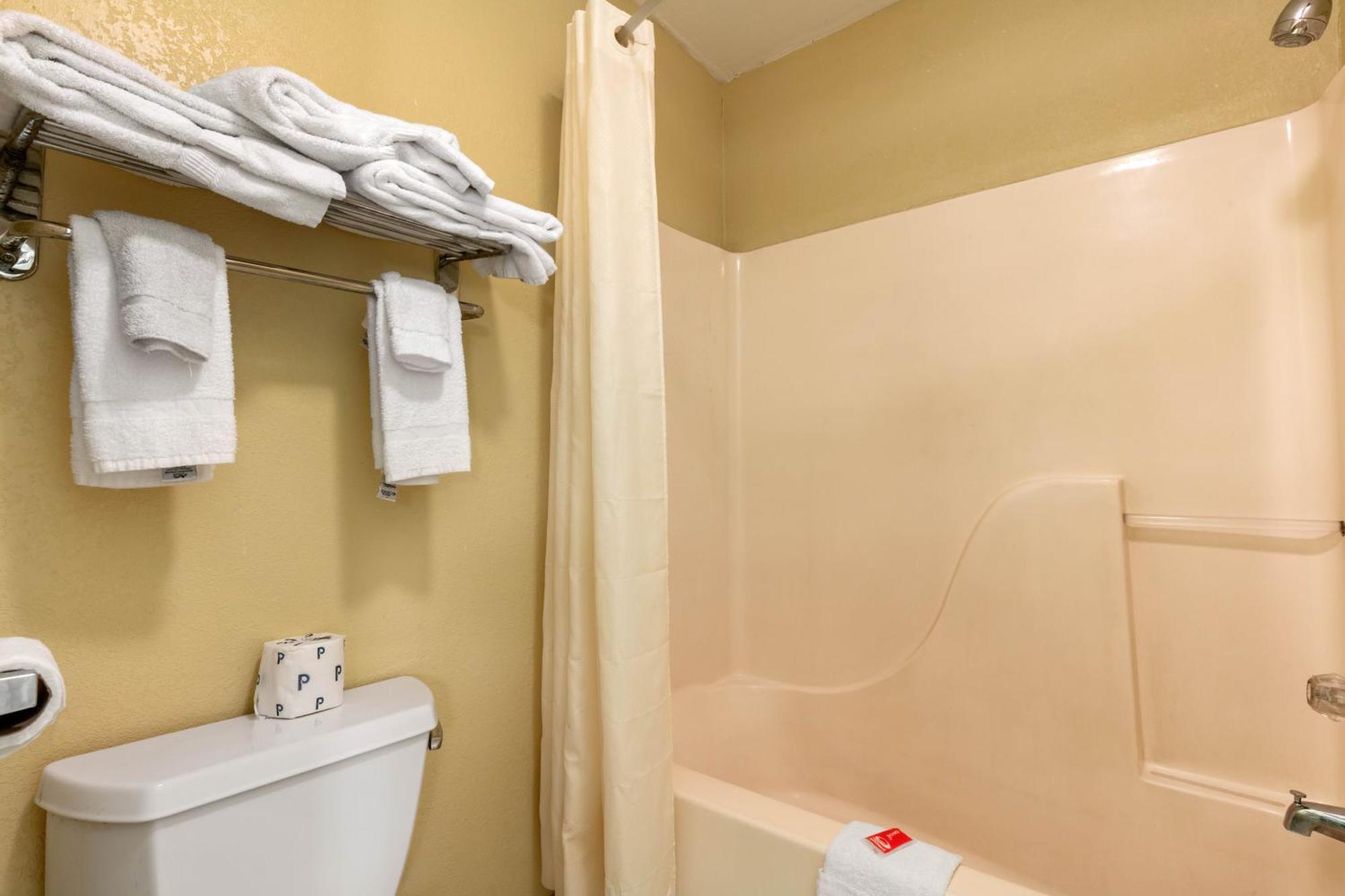 Econo Lodge Jonesboro Bagian luar foto
