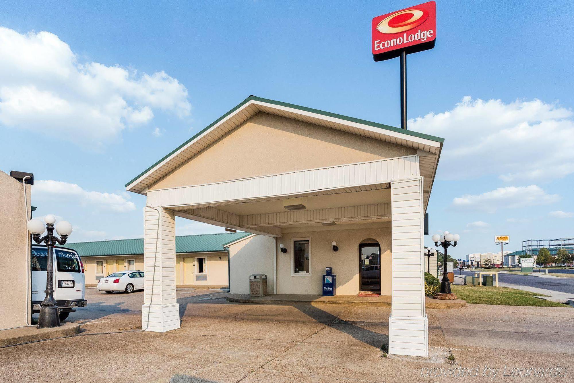 Econo Lodge Jonesboro Bagian luar foto
