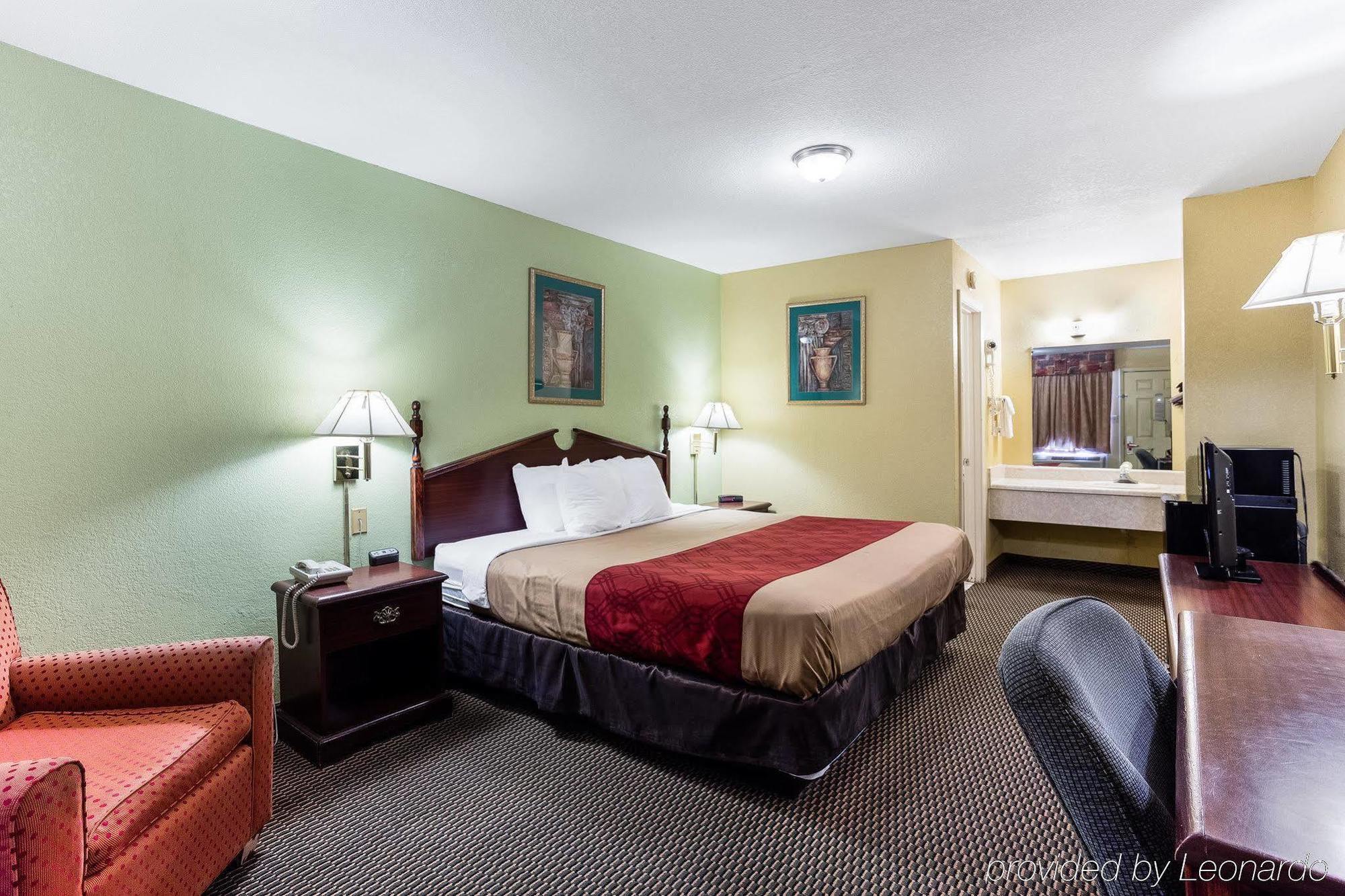 Econo Lodge Jonesboro Bagian luar foto