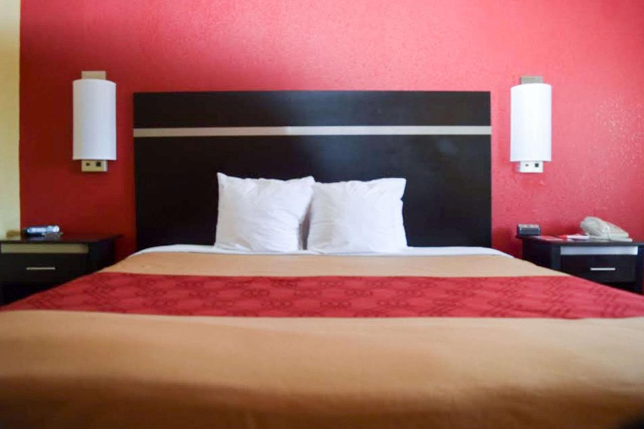 Econo Lodge Jonesboro Bagian luar foto